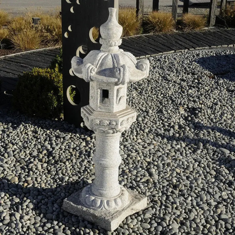 Japanische Kasuga-Laterne 100 cm – Granitlaterne